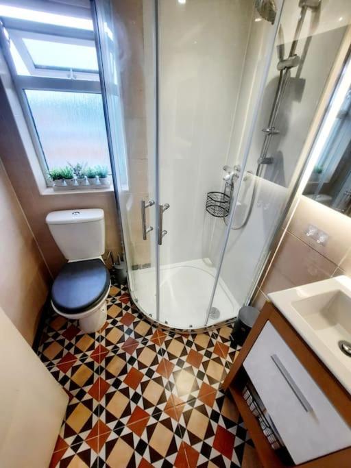 Alross Studio Flat / Private Bathroom Лондон Екстериор снимка