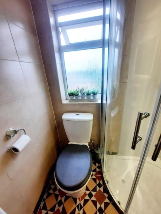 Alross Studio Flat / Private Bathroom Лондон Екстериор снимка