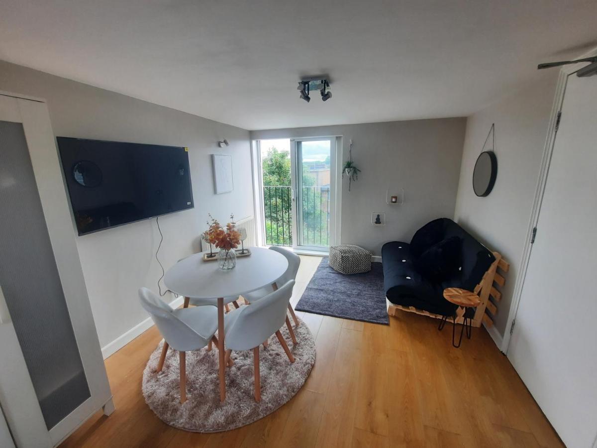 Alross Studio Flat / Private Bathroom Лондон Екстериор снимка
