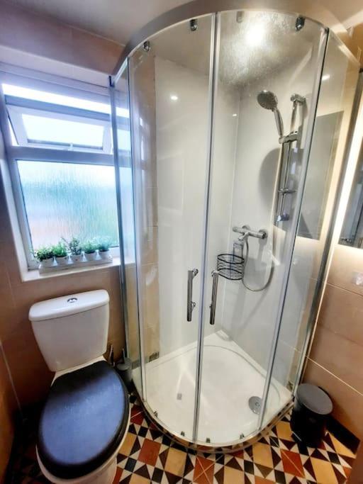 Alross Studio Flat / Private Bathroom Лондон Екстериор снимка